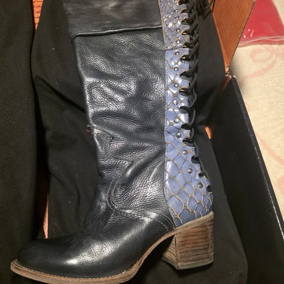 Freebird Handcrafted Boots - Picture 4 of 7